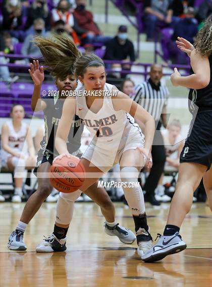 Thumbnail 2 in Gilmer vs. Pinkston (UIL 4A Regional Finals) photogallery.