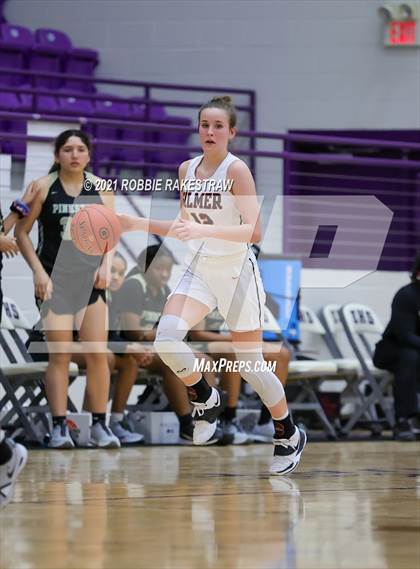 Thumbnail 1 in Gilmer vs. Pinkston (UIL 4A Regional Finals) photogallery.