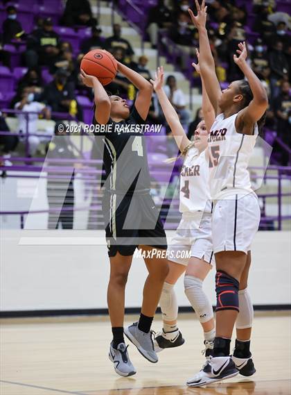 Thumbnail 1 in Gilmer vs. Pinkston (UIL 4A Regional Finals) photogallery.