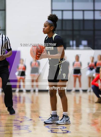Thumbnail 1 in Gilmer vs. Pinkston (UIL 4A Regional Finals) photogallery.