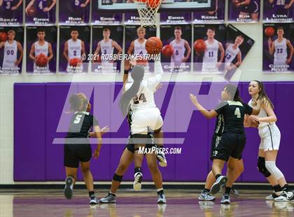 Thumbnail 2 in Gilmer vs. Pinkston (UIL 4A Regional Finals) photogallery.