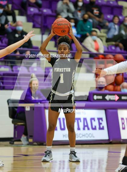 Thumbnail 2 in Gilmer vs. Pinkston (UIL 4A Regional Finals) photogallery.