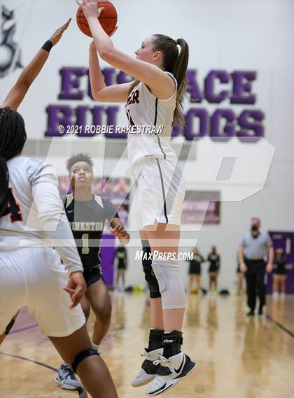 Thumbnail 2 in Gilmer vs. Pinkston (UIL 4A Regional Finals) photogallery.