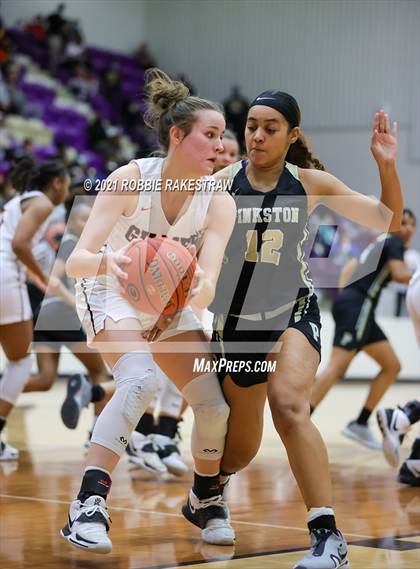 Thumbnail 1 in Gilmer vs. Pinkston (UIL 4A Regional Finals) photogallery.