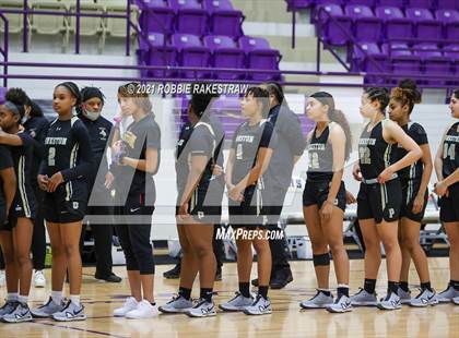 Thumbnail 3 in Gilmer vs. Pinkston (UIL 4A Regional Finals) photogallery.
