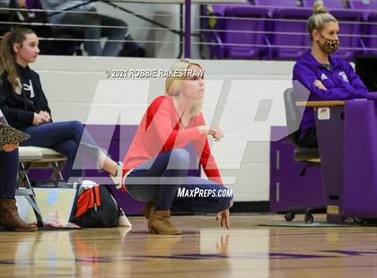 Thumbnail 1 in Gilmer vs. Pinkston (UIL 4A Regional Finals) photogallery.