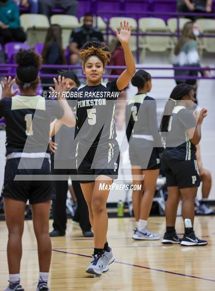 Thumbnail 3 in Gilmer vs. Pinkston (UIL 4A Regional Finals) photogallery.