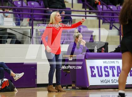 Thumbnail 3 in Gilmer vs. Pinkston (UIL 4A Regional Finals) photogallery.