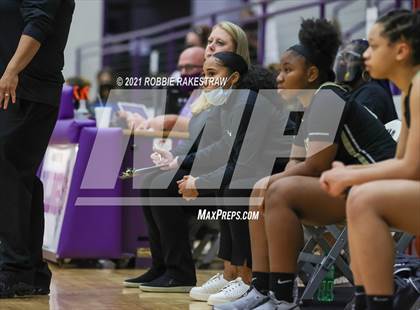 Thumbnail 3 in Gilmer vs. Pinkston (UIL 4A Regional Finals) photogallery.
