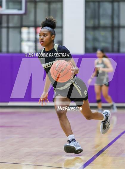 Thumbnail 1 in Gilmer vs. Pinkston (UIL 4A Regional Finals) photogallery.