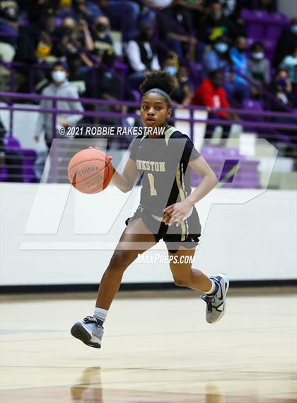 Thumbnail 1 in Gilmer vs. Pinkston (UIL 4A Regional Finals) photogallery.