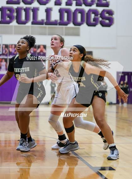 Thumbnail 1 in Gilmer vs. Pinkston (UIL 4A Regional Finals) photogallery.