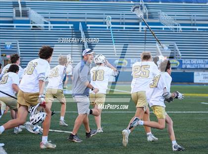 Thumbnail 3 in Jamesville-DeWitt vs. Bayport-Blue Point (NYSPHSAA Class C Final) photogallery.