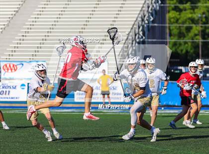 Thumbnail 2 in Jamesville-DeWitt vs. Bayport-Blue Point (NYSPHSAA Class C Final) photogallery.