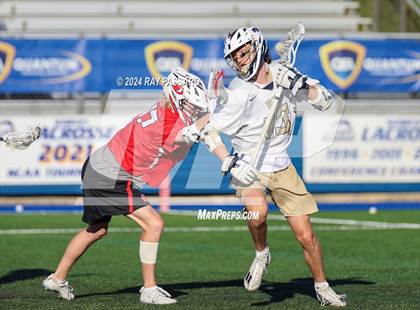 Thumbnail 2 in Jamesville-DeWitt vs. Bayport-Blue Point (NYSPHSAA Class C Final) photogallery.