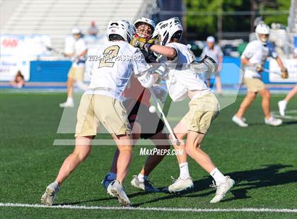 Thumbnail 3 in Jamesville-DeWitt vs. Bayport-Blue Point (NYSPHSAA Class C Final) photogallery.