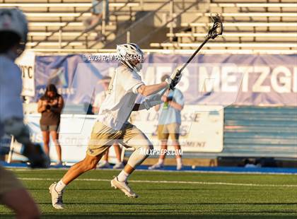 Thumbnail 1 in Jamesville-DeWitt vs. Bayport-Blue Point (NYSPHSAA Class C Final) photogallery.