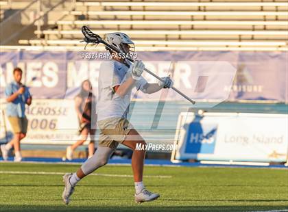 Thumbnail 2 in Jamesville-DeWitt vs. Bayport-Blue Point (NYSPHSAA Class C Final) photogallery.