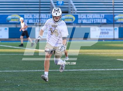 Thumbnail 2 in Jamesville-DeWitt vs. Bayport-Blue Point (NYSPHSAA Class C Final) photogallery.