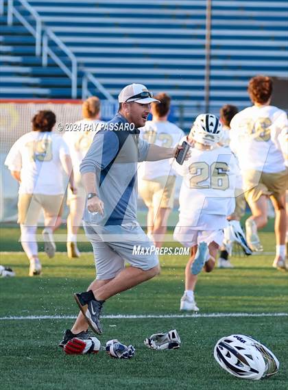 Thumbnail 2 in Jamesville-DeWitt vs. Bayport-Blue Point (NYSPHSAA Class C Final) photogallery.
