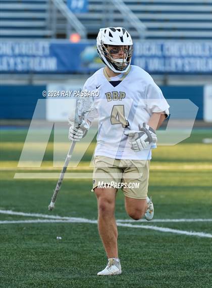 Thumbnail 2 in Jamesville-DeWitt vs. Bayport-Blue Point (NYSPHSAA Class C Final) photogallery.