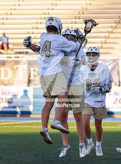 Thumbnail 1 in Jamesville-DeWitt vs. Bayport-Blue Point (NYSPHSAA Class C Final) photogallery.