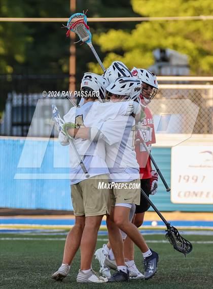 Thumbnail 3 in Jamesville-DeWitt vs. Bayport-Blue Point (NYSPHSAA Class C Final) photogallery.