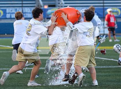 Thumbnail 2 in Jamesville-DeWitt vs. Bayport-Blue Point (NYSPHSAA Class C Final) photogallery.
