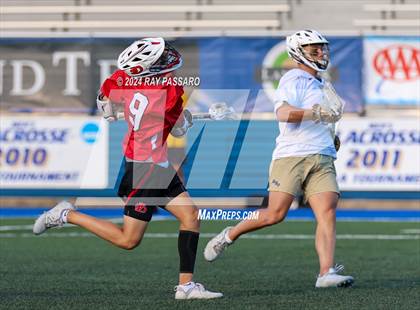 Thumbnail 3 in Jamesville-DeWitt vs. Bayport-Blue Point (NYSPHSAA Class C Final) photogallery.