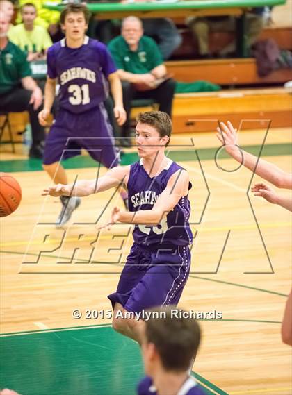 Thumbnail 3 in Anacortes vs. Lynden photogallery.