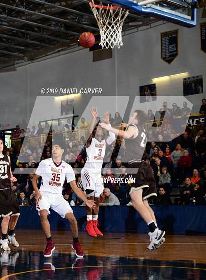 Thumbnail 3 in Mount Vernon vs. Clarkstown South (Section 1 Class AA Final) photogallery.