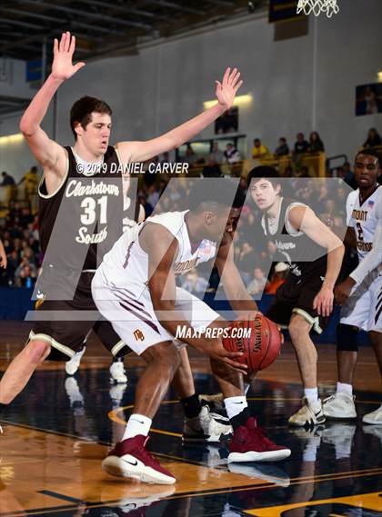 Thumbnail 1 in Mount Vernon vs. Clarkstown South (Section 1 Class AA Final) photogallery.