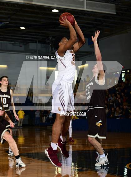Thumbnail 3 in Mount Vernon vs. Clarkstown South (Section 1 Class AA Final) photogallery.