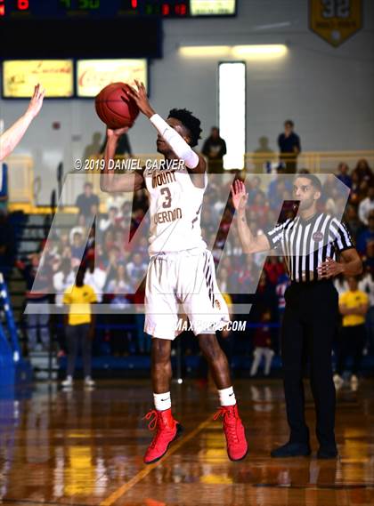 Thumbnail 1 in Mount Vernon vs. Clarkstown South (Section 1 Class AA Final) photogallery.