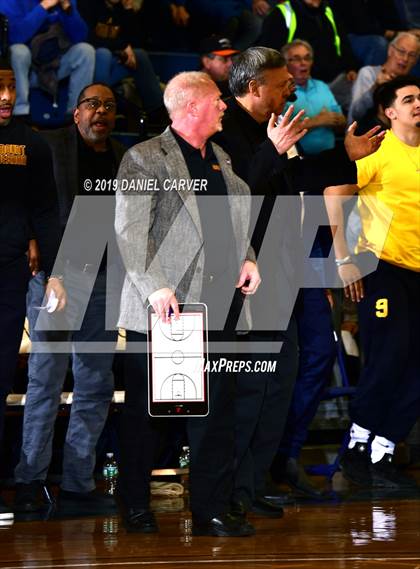Thumbnail 3 in Mount Vernon vs. Clarkstown South (Section 1 Class AA Final) photogallery.