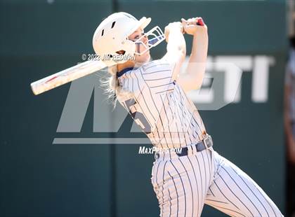 Thumbnail 2 in O'Connor vs. Americas (UIL 6A Softball Semifinal) photogallery.
