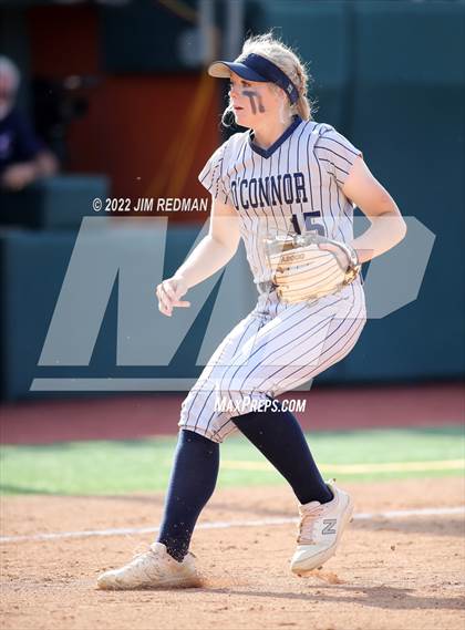 Thumbnail 3 in O'Connor vs. Americas (UIL 6A Softball Semifinal) photogallery.