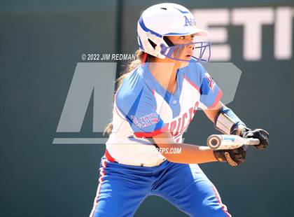 Thumbnail 3 in O'Connor vs. Americas (UIL 6A Softball Semifinal) photogallery.