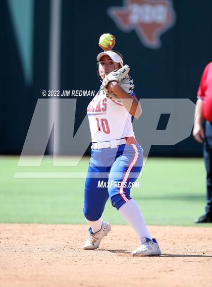 Thumbnail 2 in O'Connor vs. Americas (UIL 6A Softball Semifinal) photogallery.