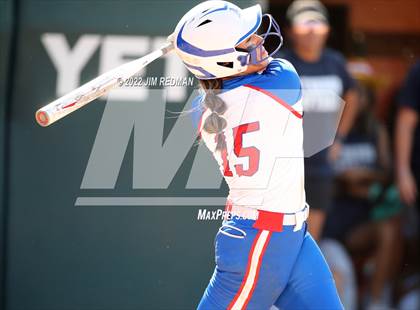 Thumbnail 3 in O'Connor vs. Americas (UIL 6A Softball Semifinal) photogallery.