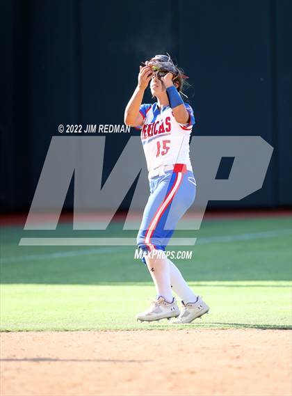 Thumbnail 1 in O'Connor vs. Americas (UIL 6A Softball Semifinal) photogallery.