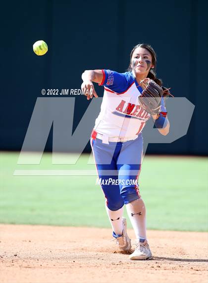 Thumbnail 3 in O'Connor vs. Americas (UIL 6A Softball Semifinal) photogallery.