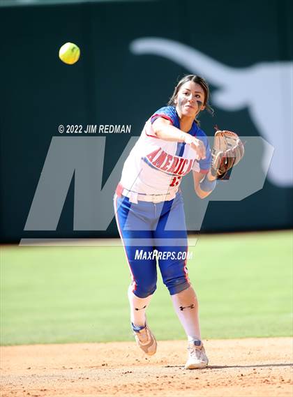 Thumbnail 3 in O'Connor vs. Americas (UIL 6A Softball Semifinal) photogallery.