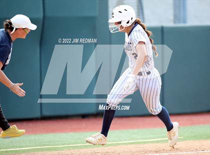 Thumbnail 3 in O'Connor vs. Americas (UIL 6A Softball Semifinal) photogallery.