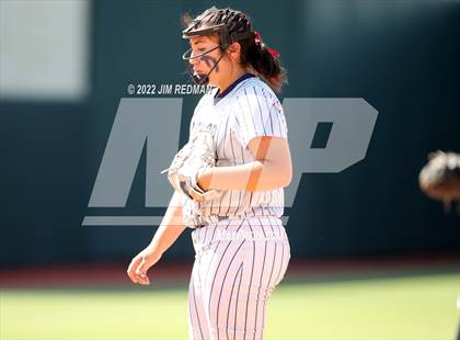 Thumbnail 1 in O'Connor vs. Americas (UIL 6A Softball Semifinal) photogallery.