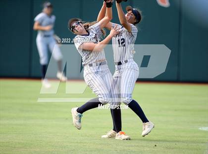Thumbnail 1 in O'Connor vs. Americas (UIL 6A Softball Semifinal) photogallery.