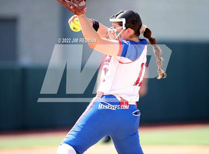 Thumbnail 2 in O'Connor vs. Americas (UIL 6A Softball Semifinal) photogallery.