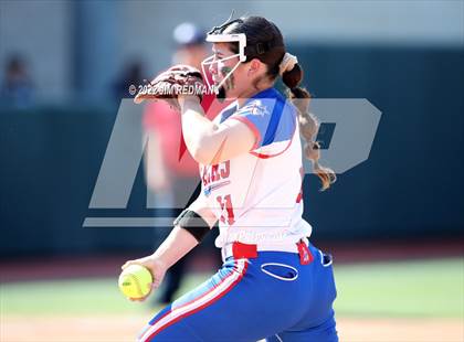 Thumbnail 3 in O'Connor vs. Americas (UIL 6A Softball Semifinal) photogallery.