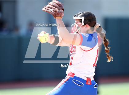 Thumbnail 1 in O'Connor vs. Americas (UIL 6A Softball Semifinal) photogallery.