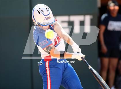 Thumbnail 3 in O'Connor vs. Americas (UIL 6A Softball Semifinal) photogallery.